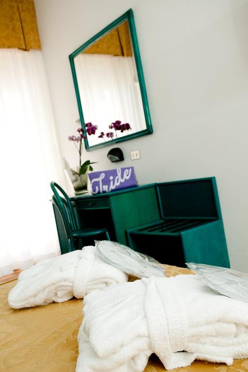 Hotel Iride & Spa Cesenatico Exteriör bild
