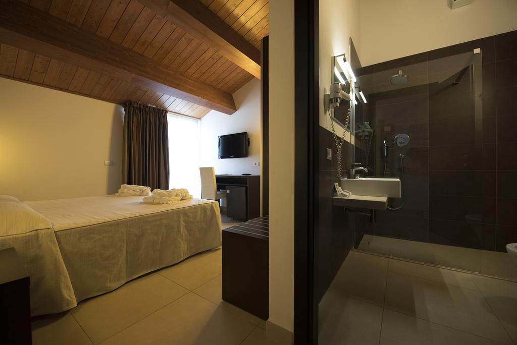 Hotel Iride & Spa Cesenatico Exteriör bild